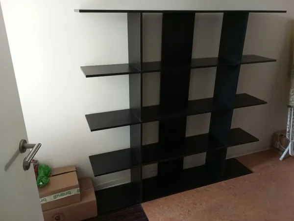 Ikea-Regal ("Onkel"), schwarz