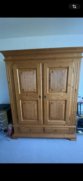 Dielenschrank massiv Holz Höhe 1,95 m , Breite 1,55 m , Tiefe 0,58 m 