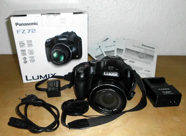 Lumix FZ 72