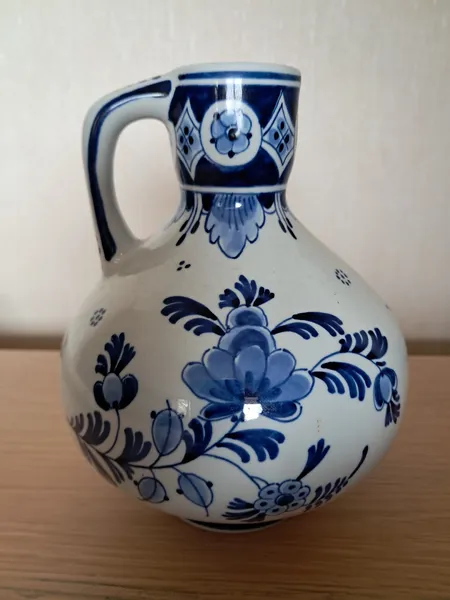 Vase ohne Blumen