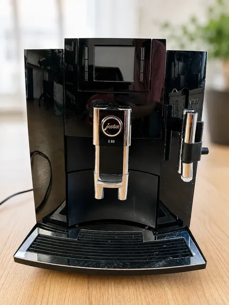 Jura E80 Kaffeevollautomat