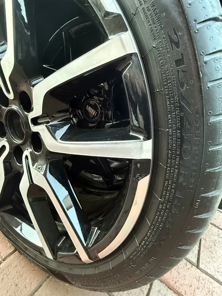 215_40_R18_89Y Pirelli Cinturato P7 