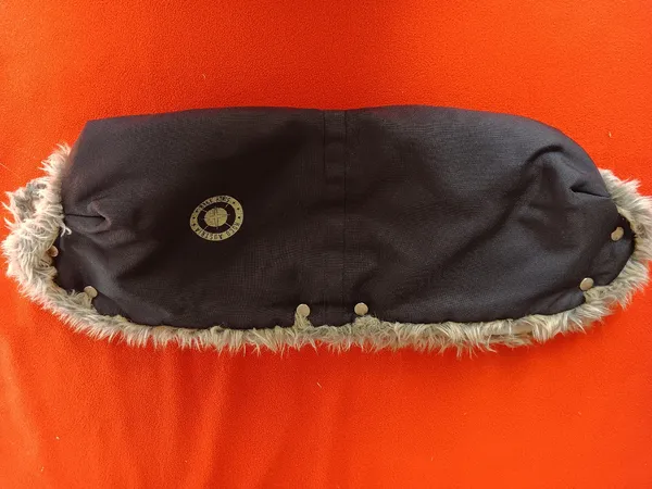 Muff für warme Hände am Kinderwagen/Buggy