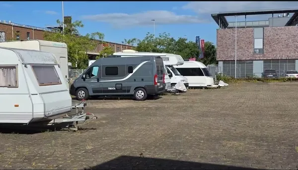 Wohnmobil- und Campinganhängerstellplatz Überseestadt Bremen