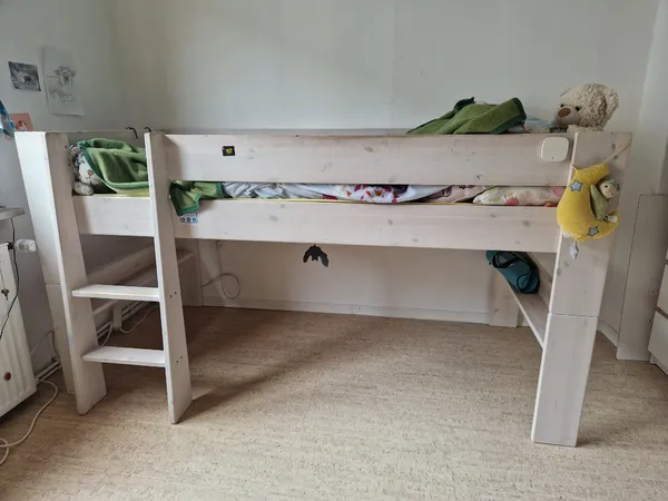 Spielbett 200 lang x 100 breit x 120 hoch