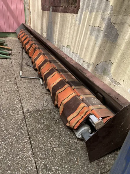 Markise; seitliche Ansicht