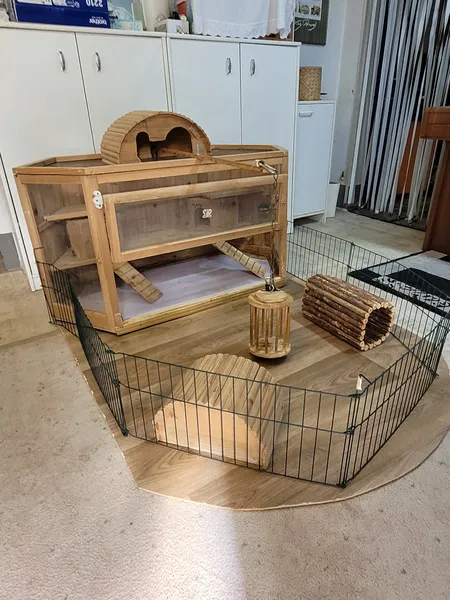 Holzkäfig