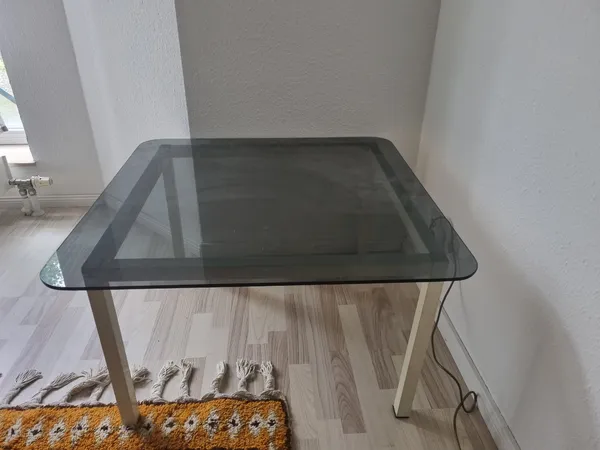 Glastisch 