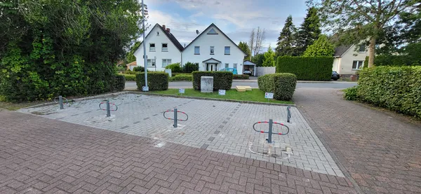 Frei ist nur noch der Parkplatz ganz rechts.