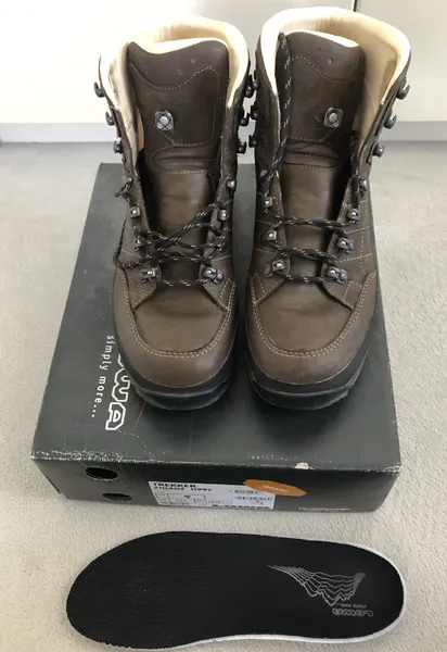 Lowa Wanderstiefel m. Karton