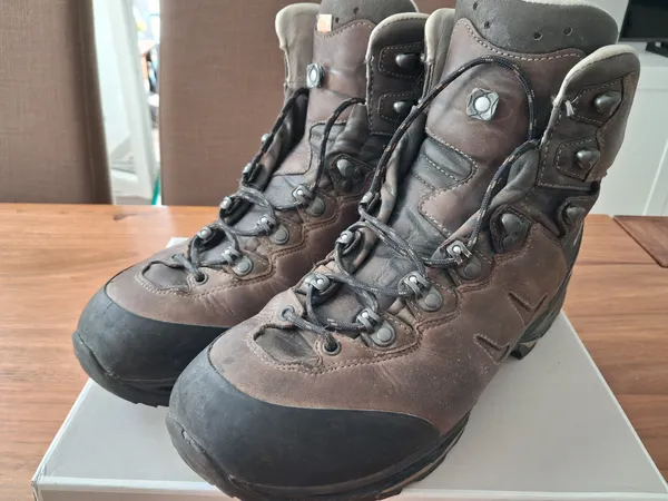 Lowa Wanderschuhe  Camino LL