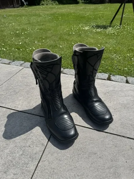 Stiefel vorne