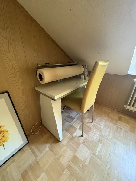 Heißmangel mit auf Wunsch inkl. Stuhl 